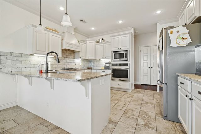 510 Grandview Drive, Prairie Grove, AR 72753