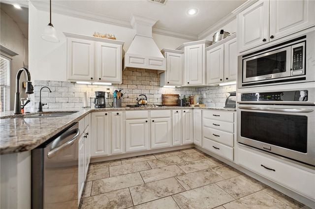 510 Grandview Drive, Prairie Grove, AR 72753