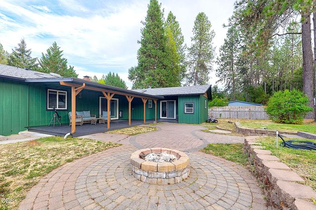 388 Genverna Glen, Grants Pass, OR 97527