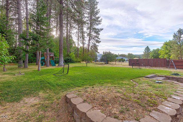 388 Genverna Glen, Grants Pass, OR 97527
