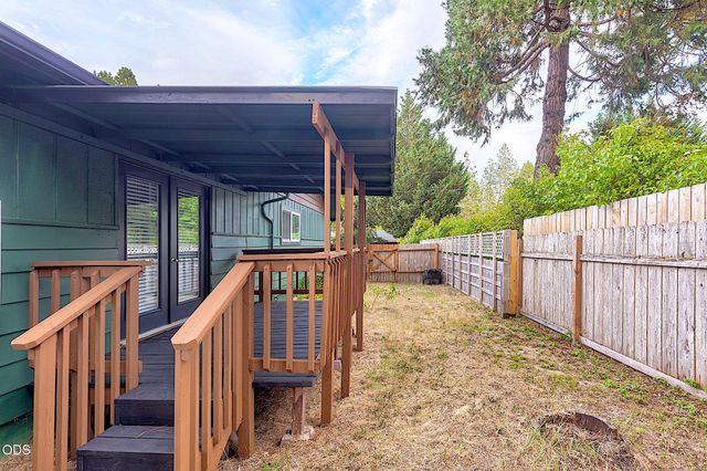 388 Genverna Glen, Grants Pass, OR 97527