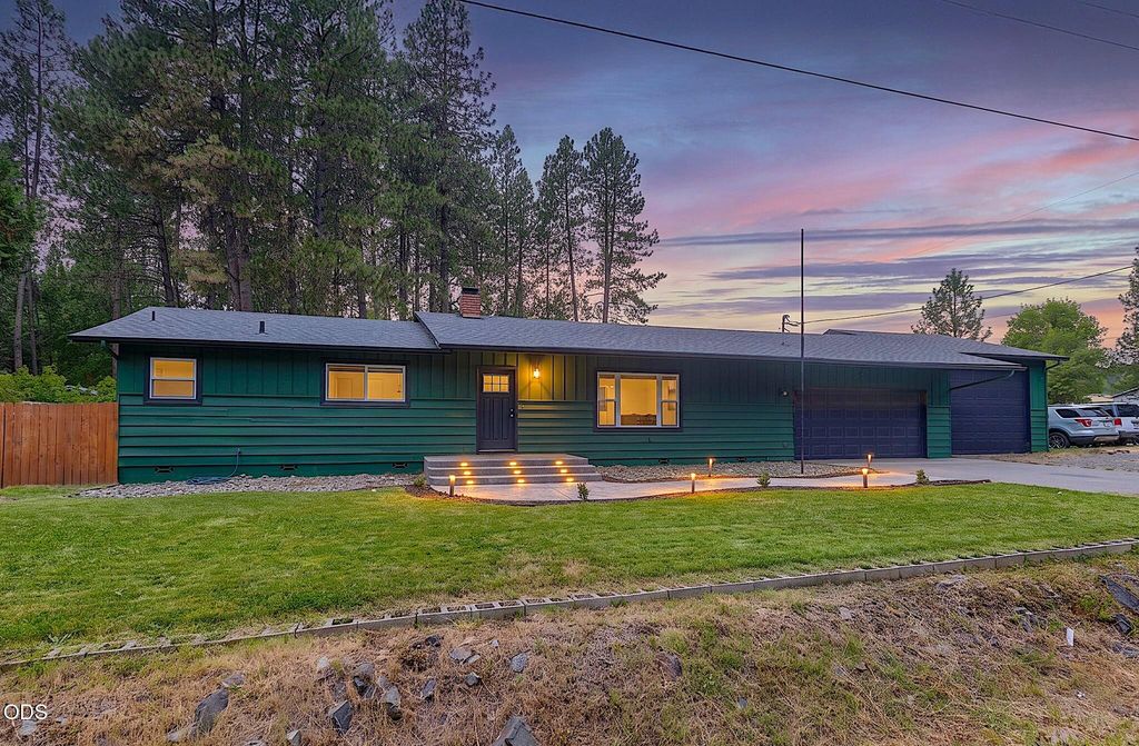 388 Genverna Glen, Grants Pass, OR 97527