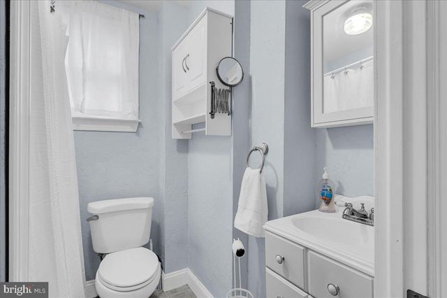 215 8TH ST, Brookhaven, PA 19015