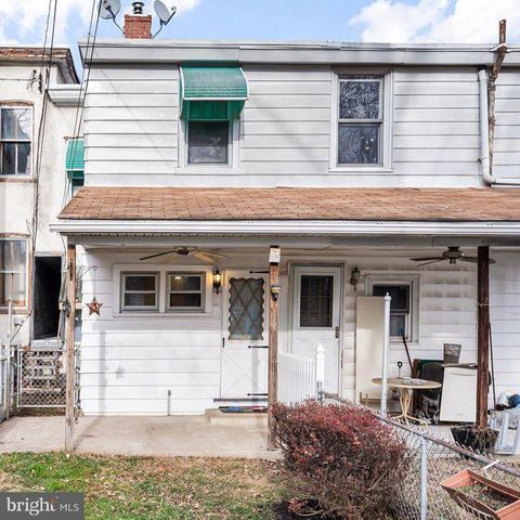 215 8TH ST, Brookhaven, PA 19015