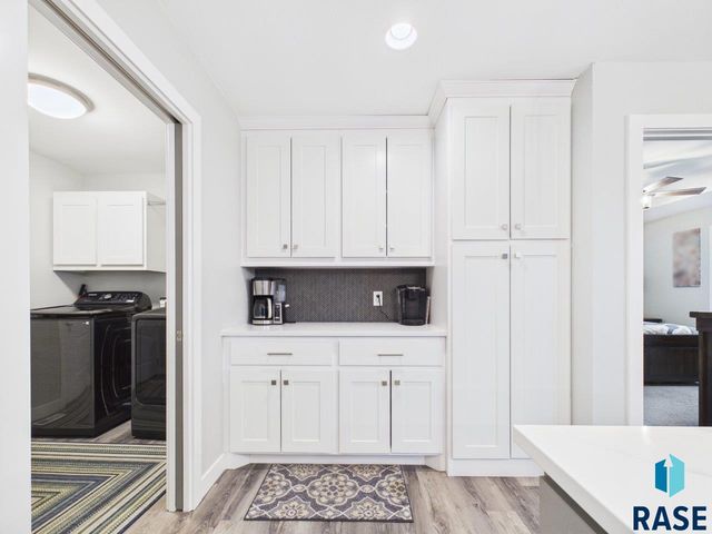 1008 S Tracy Dr Drive, Brandon, SD 57005