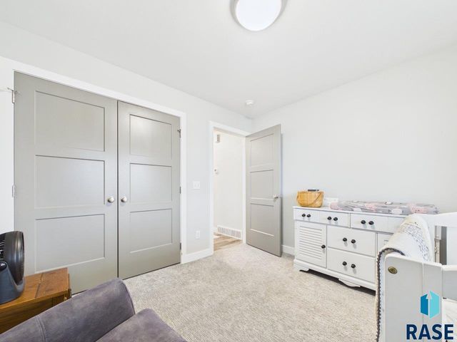 1008 S Tracy Dr Drive, Brandon, SD 57005