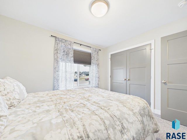 1008 S Tracy Dr Drive, Brandon, SD 57005