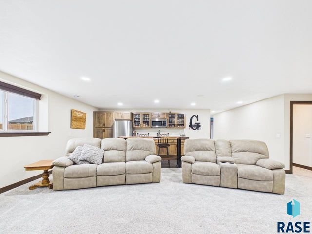 1008 S Tracy Dr Drive, Brandon, SD 57005