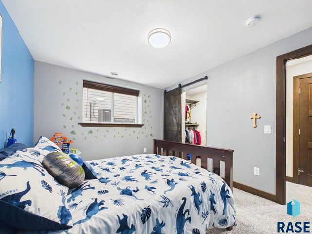 1008 S Tracy Dr Drive, Brandon, SD 57005