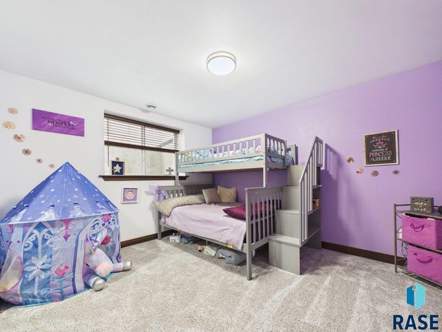 1008 S Tracy Dr Drive, Brandon, SD 57005