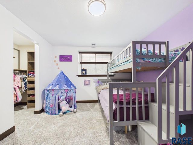 1008 S Tracy Dr Drive, Brandon, SD 57005