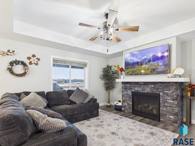 1008 S Tracy Dr Drive, Brandon, SD 57005