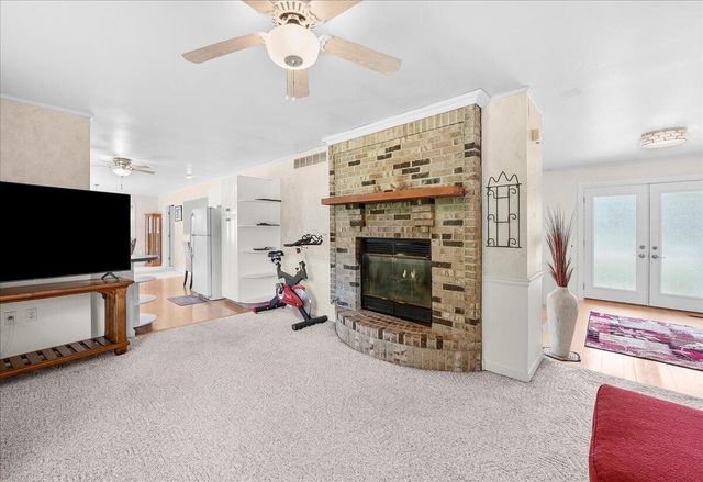 425 Rolling Meadow Drive, Valparaiso, IN 46385