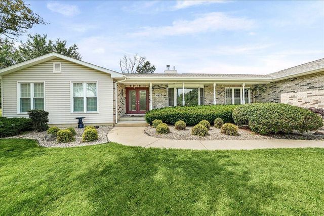 425 Rolling Meadow Drive, Valparaiso, IN 46385