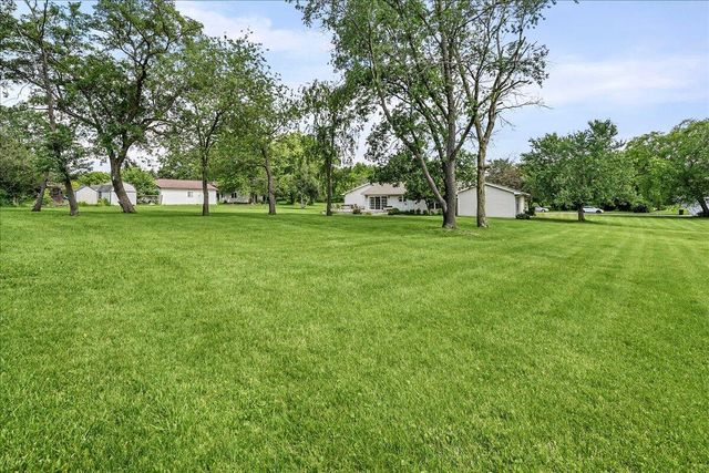 425 Rolling Meadow Drive, Valparaiso, IN 46385