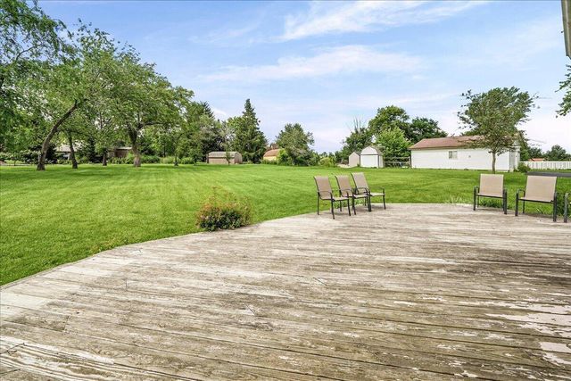 425 Rolling Meadow Drive, Valparaiso, IN 46385