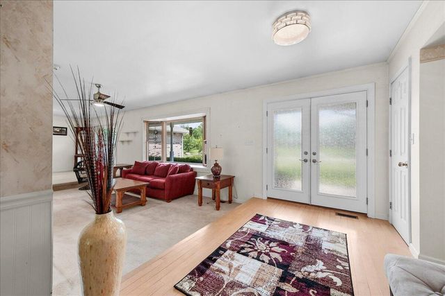 425 Rolling Meadow Drive, Valparaiso, IN 46385