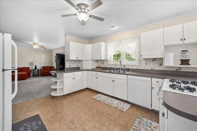 425 Rolling Meadow Drive, Valparaiso, IN 46385
