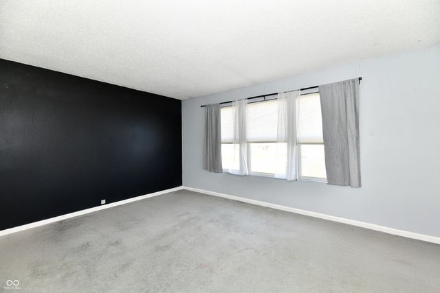 3418 Roundlake Lane, Whitestown, IN 46075