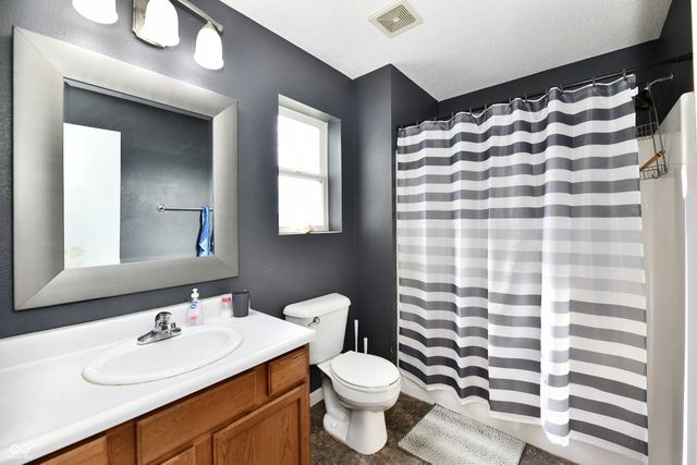 3418 Roundlake Lane, Whitestown, IN 46075