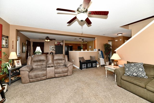 3418 Roundlake Lane, Whitestown, IN 46075