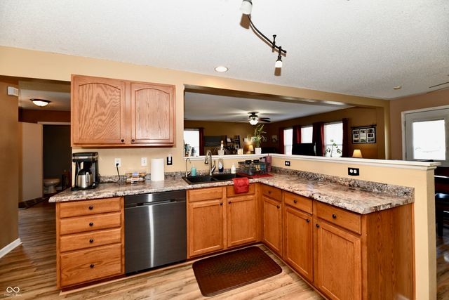 3418 Roundlake Lane, Whitestown, IN 46075