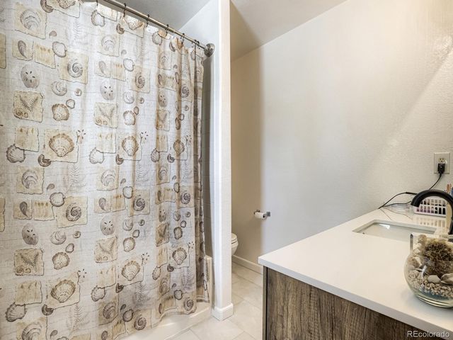 2153 S Ventura Street, Aurora, CO 80013