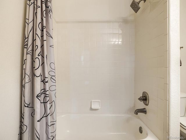 2153 S Ventura Street, Aurora, CO 80013