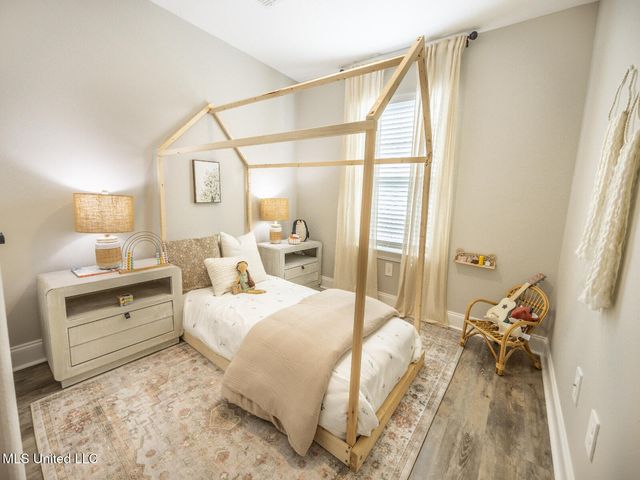 212 Savannah Gardens Road, Ocean Springs, MS 39564