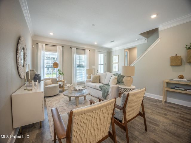 212 Savannah Gardens Road, Ocean Springs, MS 39564