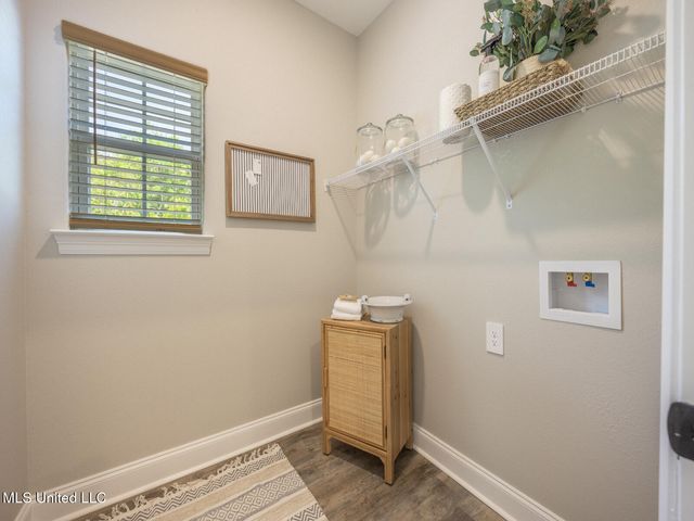 212 Savannah Gardens Road, Ocean Springs, MS 39564