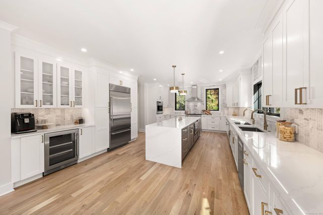 31 Gray Farms Road, Stamford, CT 06905