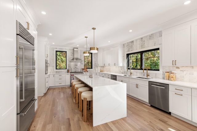 31 Gray Farms Road, Stamford, CT 06905