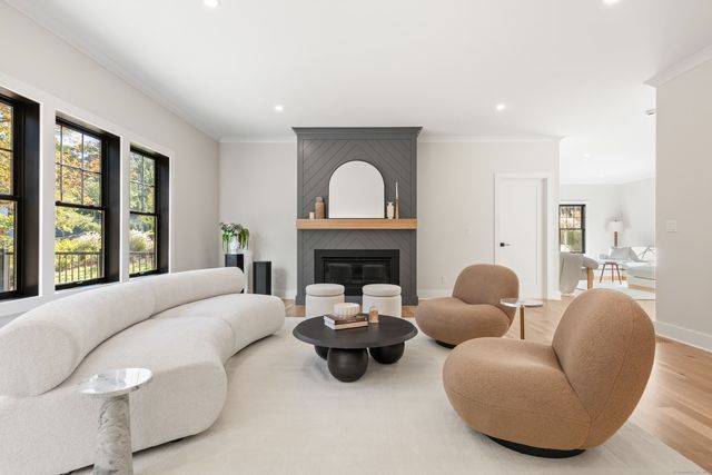 31 Gray Farms Road, Stamford, CT 06905