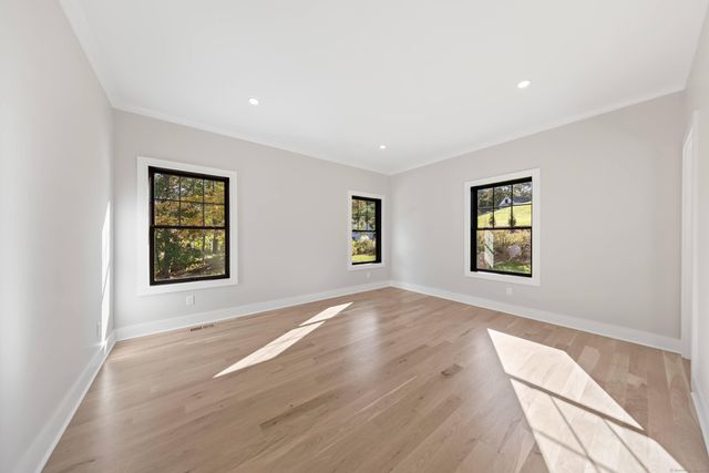 31 Gray Farms Road, Stamford, CT 06905