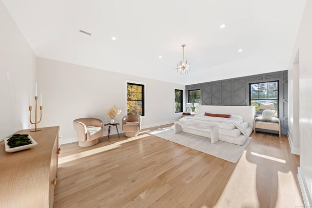 31 Gray Farms Road, Stamford, CT 06905