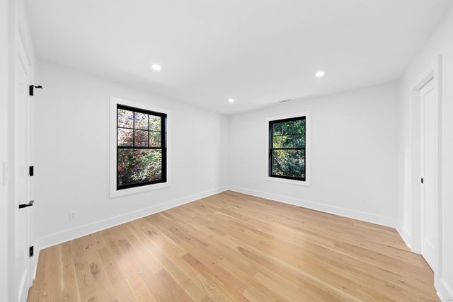 31 Gray Farms Road, Stamford, CT 06905