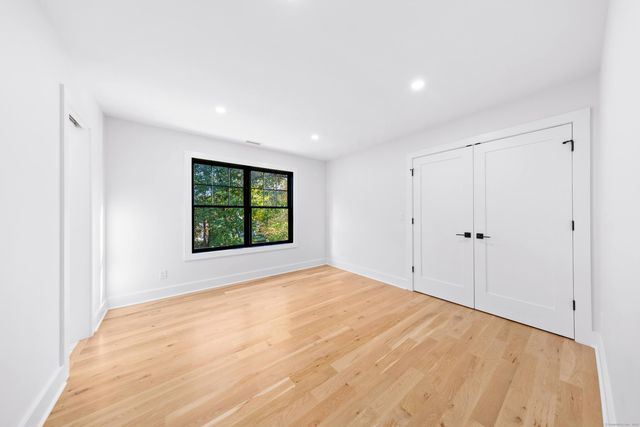 31 Gray Farms Road, Stamford, CT 06905