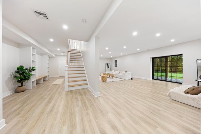 31 Gray Farms Road, Stamford, CT 06905