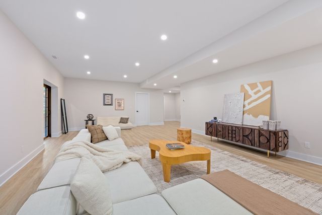 31 Gray Farms Road, Stamford, CT 06905