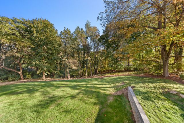 31 Gray Farms Road, Stamford, CT 06905