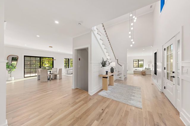 31 Gray Farms Road, Stamford, CT 06905