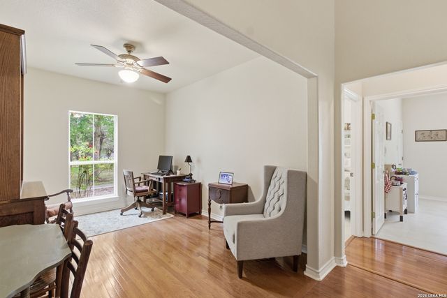 707 Oak Ridge Ln, Pipe Creek, TX 78063