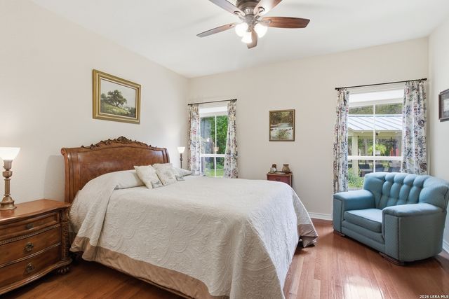 707 Oak Ridge Ln, Pipe Creek, TX 78063