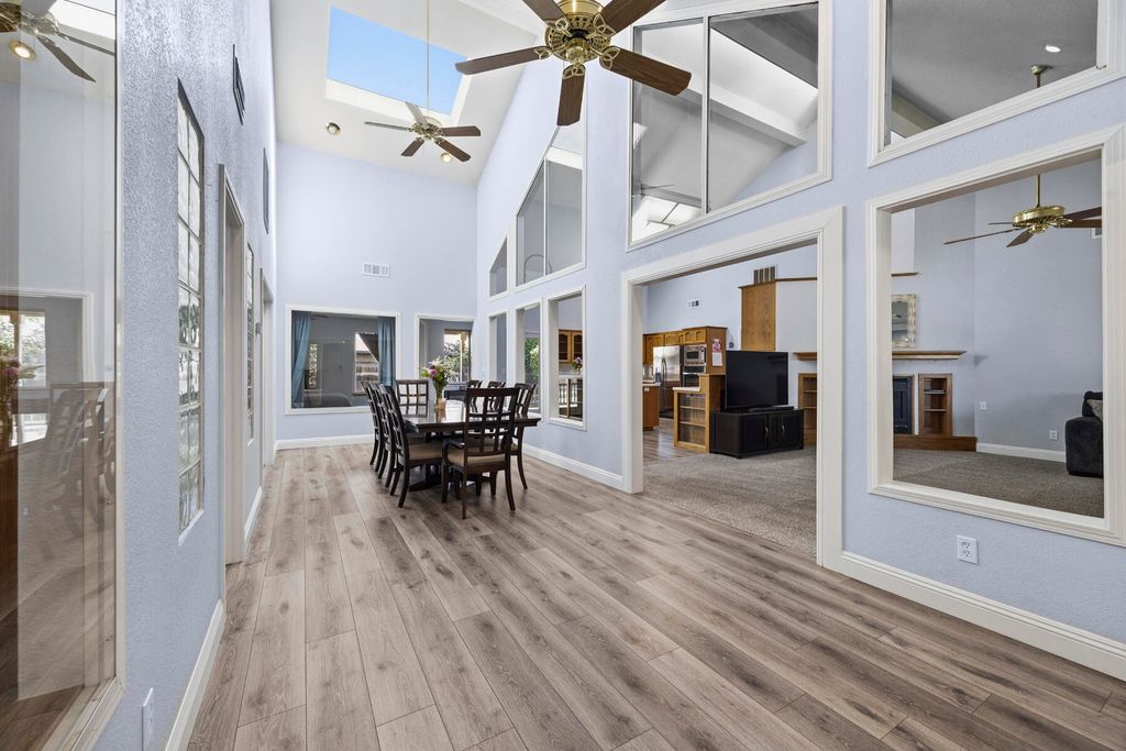 Image 22 of property listing at 5520 W Vassar Avenue, Visalia, CA 93277