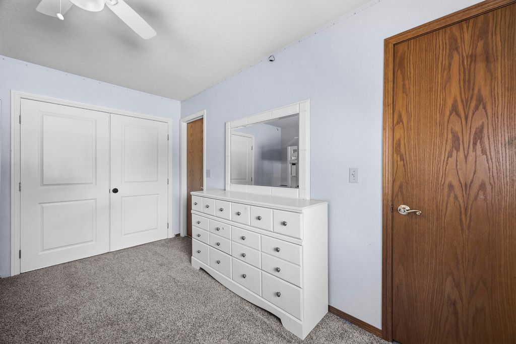 Image 29 of property listing at 5520 W Vassar Avenue, Visalia, CA 93277