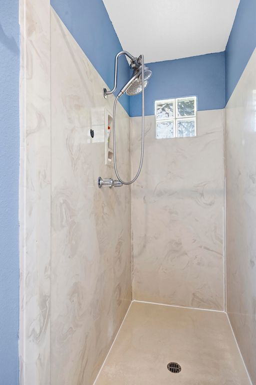 Image 35 of property listing at 5520 W Vassar Avenue, Visalia, CA 93277