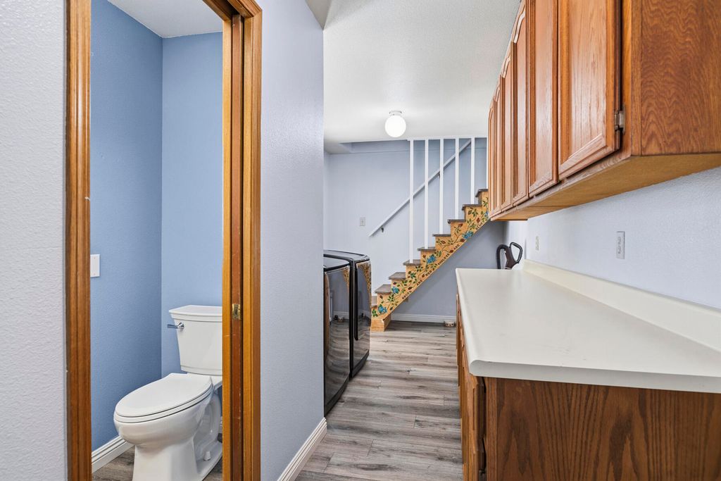 Image 36 of property listing at 5520 W Vassar Avenue, Visalia, CA 93277