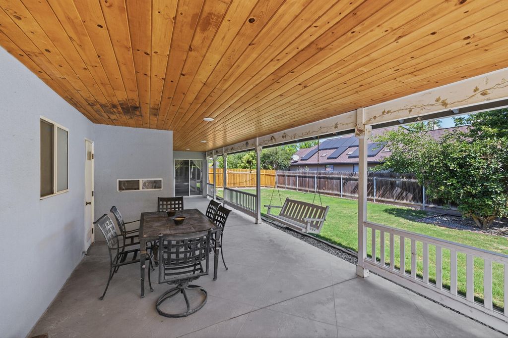 Image 43 of property listing at 5520 W Vassar Avenue, Visalia, CA 93277