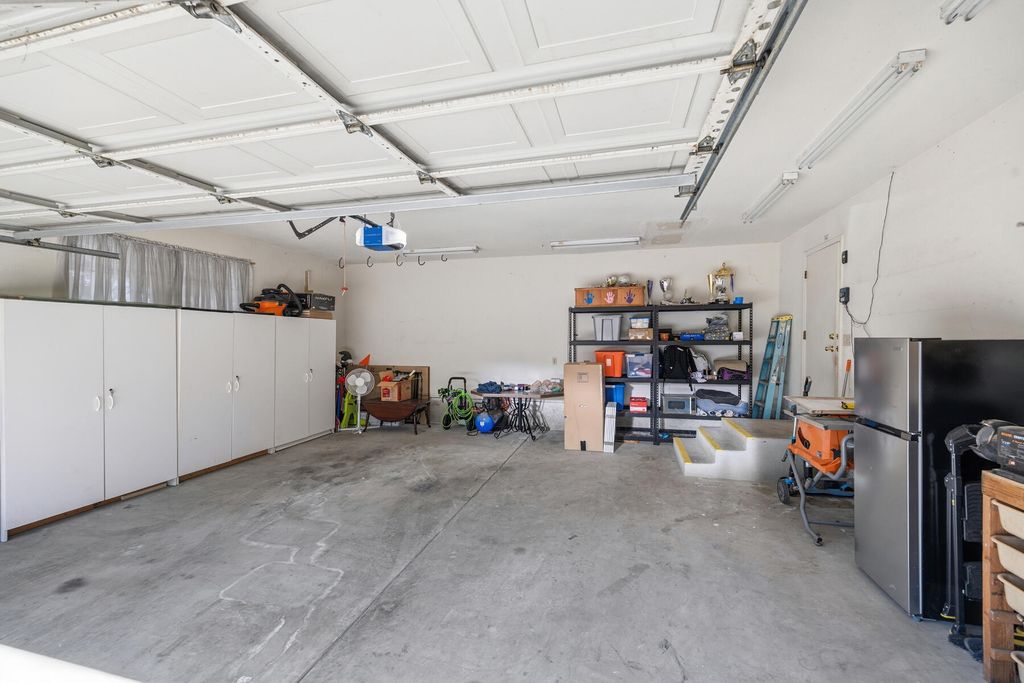 Image 50 of property listing at 5520 W Vassar Avenue, Visalia, CA 93277